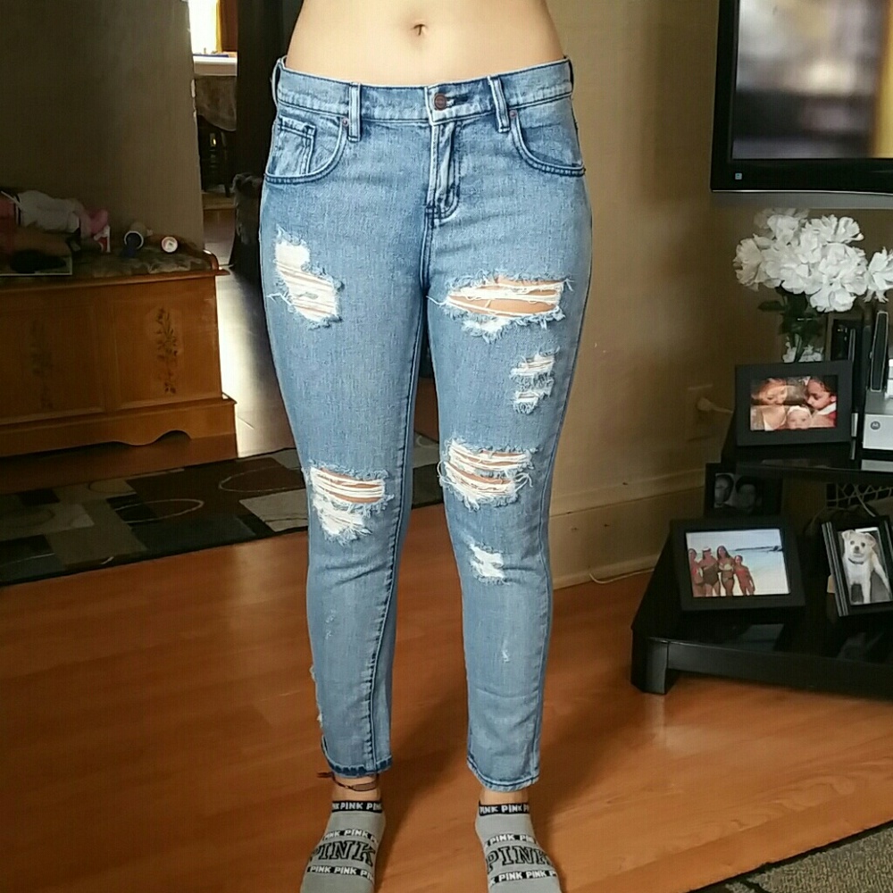 Brandy Melville boyfriend jeans never worn